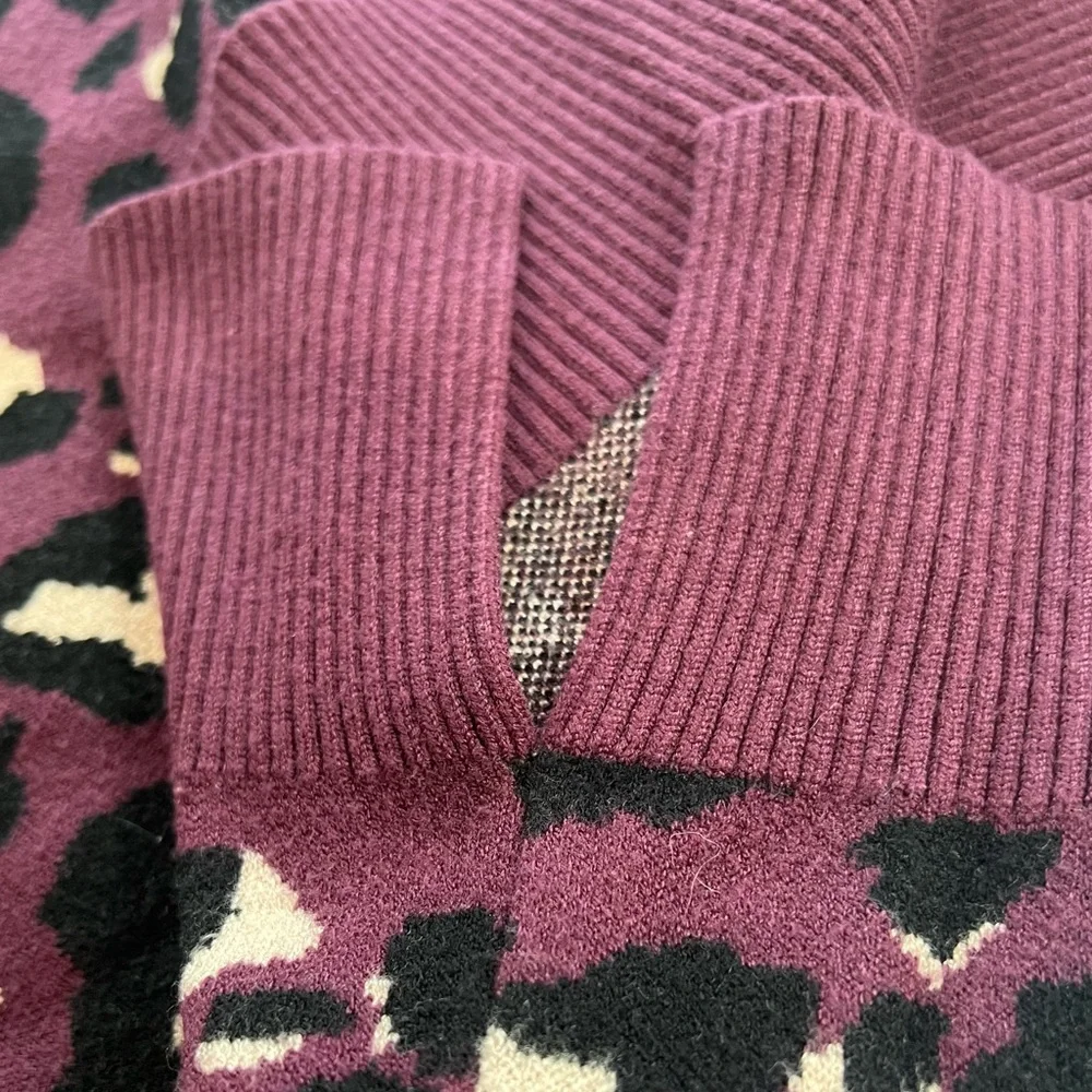 Lou & Grey Purple Cream Black Leopard Animal Print Hood - Picture 14 of 15